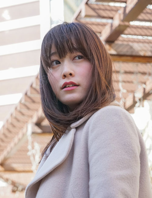 Layered ends lob Japanese hairstyle for women