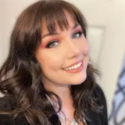 Marin McCarthy, Professional Makeup Artist- STYLECRAZE